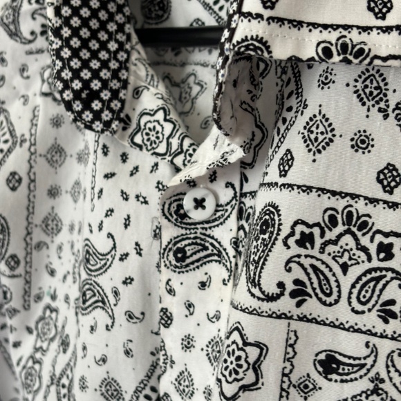 Patterned Botton Down Shirt! - Picture 8 of 8